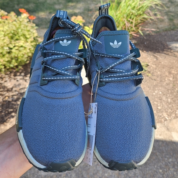 New women's Adidas nmd R1 - Picture 2 of 4